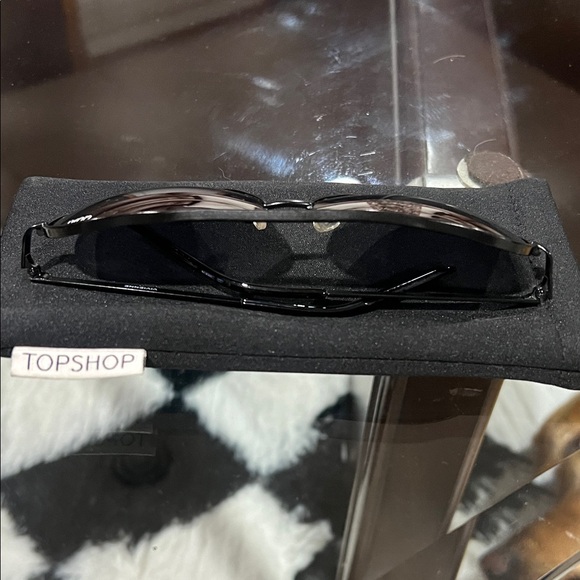 Quay Dark Aviator Sunglasses - Picture 7 of 8